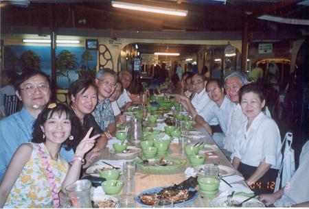 2004 (77).jpg - Nov 30~Dec 04, 2004 第7屆亞洲水產學會會議 (7th Asian Fisheries Forum)(晚餐)(馬來西亞 檳城)[ 7th Asian Fisheries Forum (Penang, Malaysia)]-10